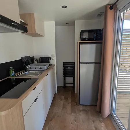 Mobilhome Bord De Les Chenes Kemp